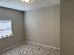 153 NW 35th St in Miami, FL - Building Photo - Building Photo