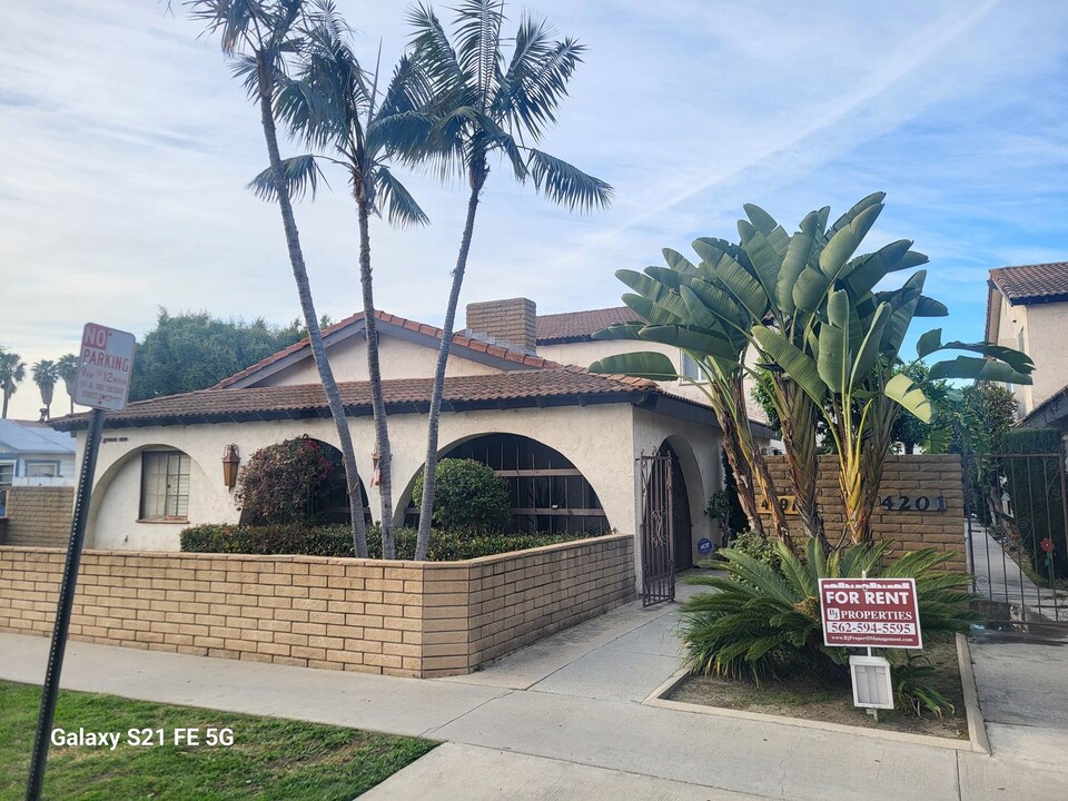 4201 Green Ave in Los Alamitos, CA - Building Photo