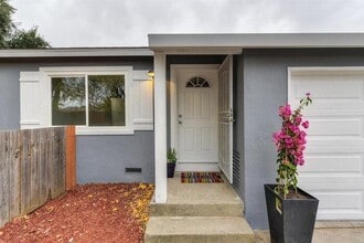 3652 McClellan Dr in North Highlands, CA - Building Photo - Building Photo