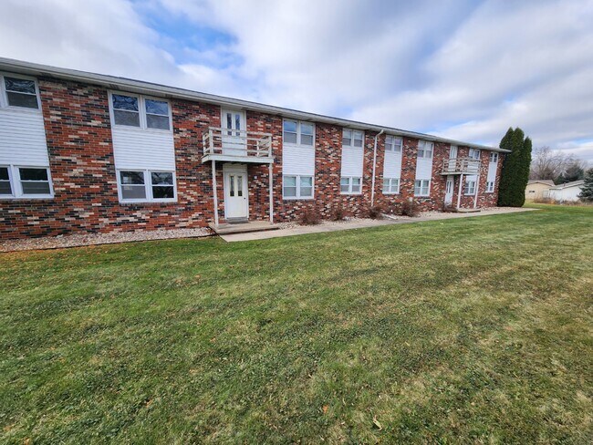 712 George St-Unit -2 in Kaukauna, WI - Foto de edificio - Building Photo
