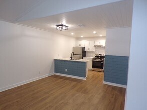 96 Mathews Dr in Hilton Head, SC - Building Photo - Building Photo