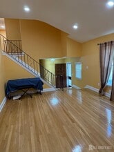 10 Livingston Ave in Edison, NJ - Building Photo - Building Photo