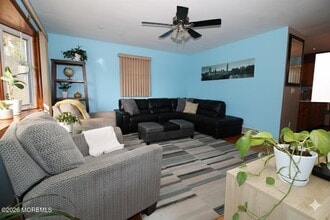 60 Shell St in Beachwood, NJ - Foto de edificio - Building Photo