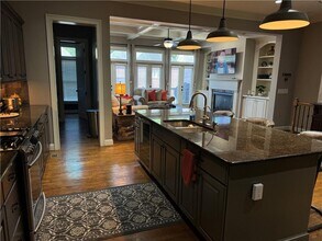 811 Park Manor Dr in Smyrna, GA - Building Photo - Building Photo