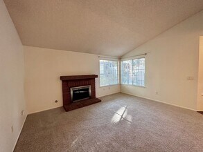 2586 Outlook Cove in Port Hueneme, CA - Building Photo - Building Photo