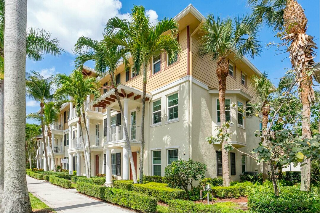 4175 Main St in Jupiter, FL - Building Photo