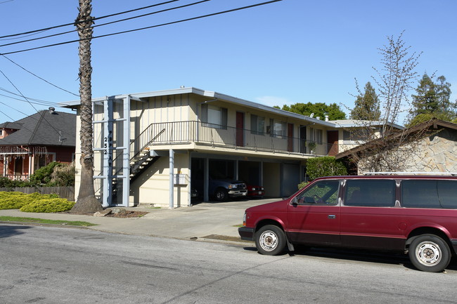 252 Poplar Ave in Redwood City, CA - Building Photo - Building Photo