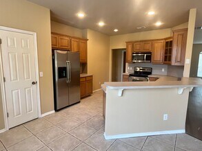 325 Crossland Ct in Edmond, OK - Building Photo - Building Photo
