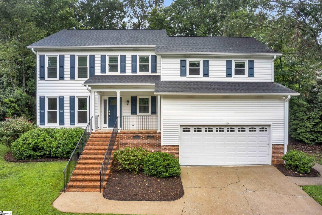 125 River Way Dr in Greer, SC - Building Photo