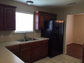 1107 Wayne Ave in Duncanville, TX - Building Photo - Building Photo