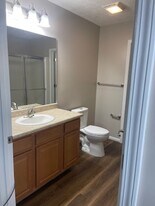 405 Porter Dr in Englewood, OH - Building Photo