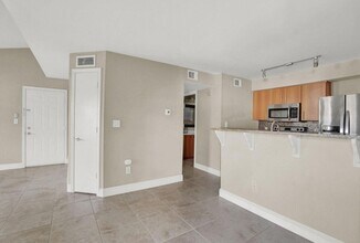 1215 Crystal Way, Unit N in Delray Beach, FL - Building Photo - Building Photo