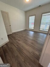 9 Mercury Ln in Newnan, GA - Foto de edificio - Building Photo