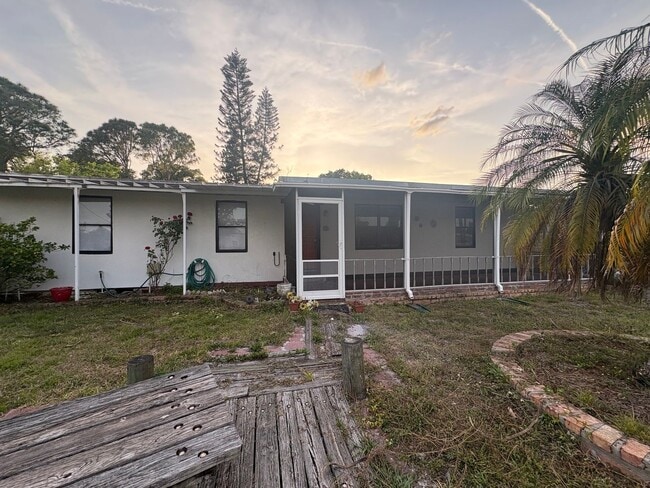 5109 Marc Dr in Tampa, FL - Building Photo - Building Photo