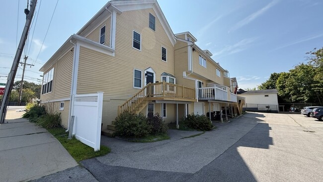 678 Central Ave in Dover, NH - Building Photo - Building Photo