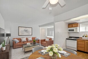 Barclay Square Apartments in Baltimore, MD - Building Photo