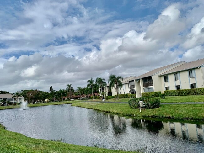 1115 Green Pine Blvd in West Palm Beach, FL - Building Photo - Building Photo