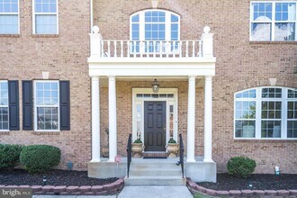 22371 Dolomite Hills Dr in Ashburn, VA - Building Photo - Building Photo