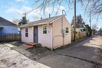 351 19th St SE in Salem, OR - Building Photo - Building Photo