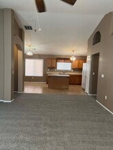 8855 N Moonfire Dr in Tucson, AZ - Foto de edificio - Building Photo