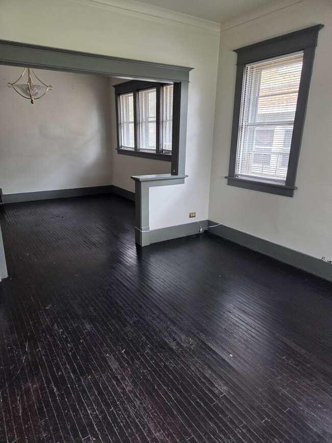 429 W Hanssler Pl in Peoria, IL - Building Photo - Building Photo
