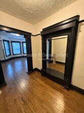 1450 E Marquette Rd in Chicago, IL - Building Photo - Building Photo