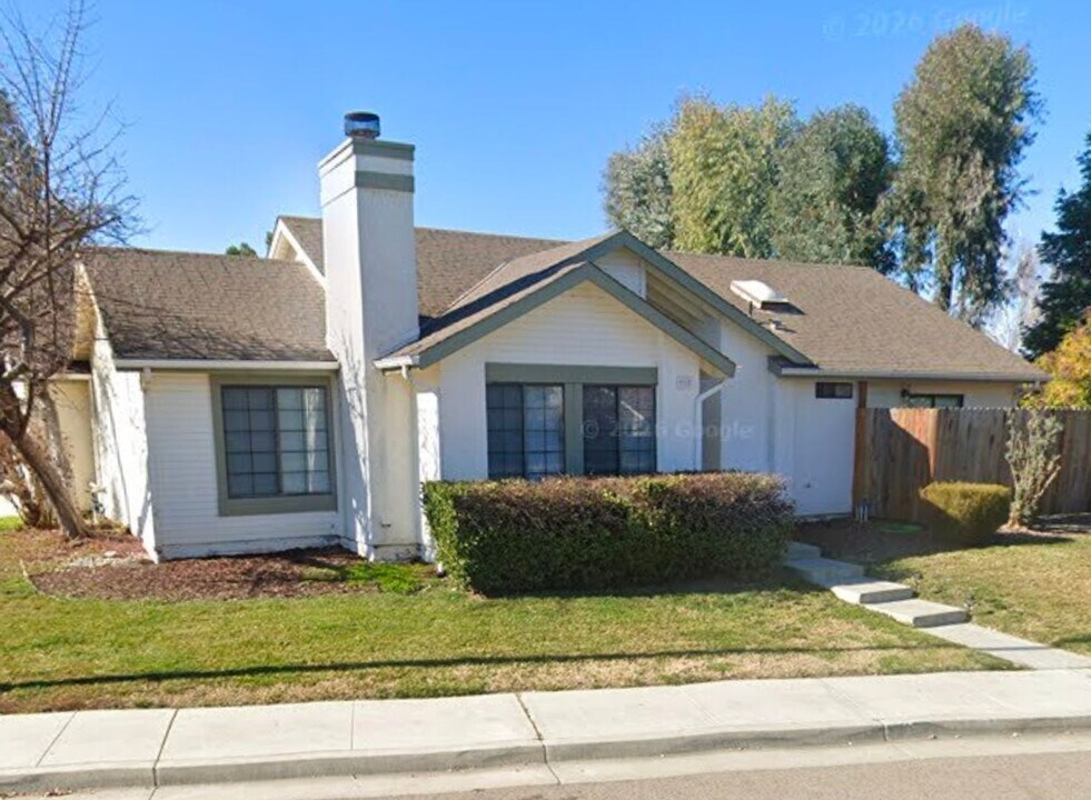 915 Moran Ct in Paso Robles, CA - Building Photo