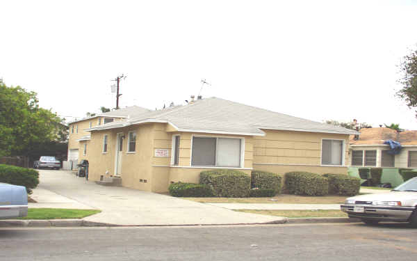 214 N 7th St in Montebello, CA - Foto de edificio