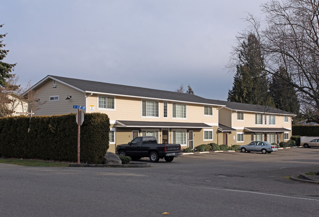 23030 30th Ave S in Des Moines, WA - Foto de edificio