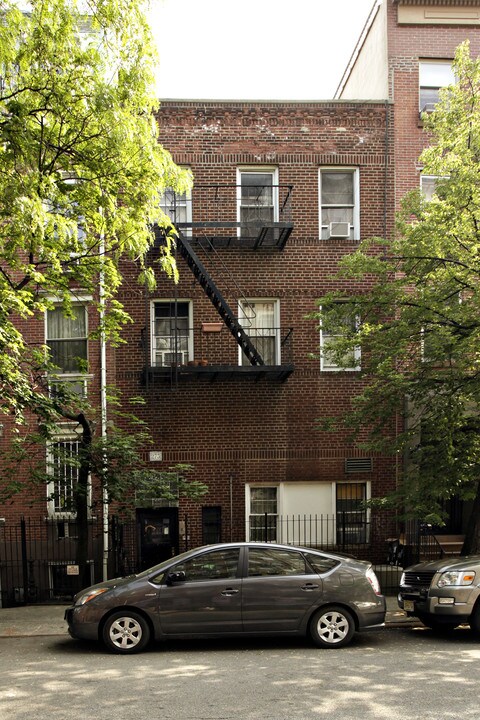 273 E Seventh St in New York, NY - Building Photo