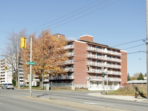 9 Riverdale Dr in Hamilton, ON - Building Photo - Building Photo