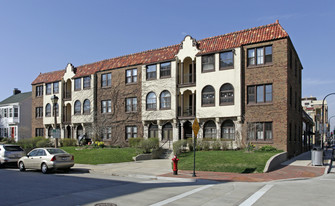 3951-3955 N Farwell Ave Apartments