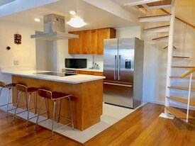 2130 Massachusetts Ave, Unit 3b in Cambridge, MA - Building Photo