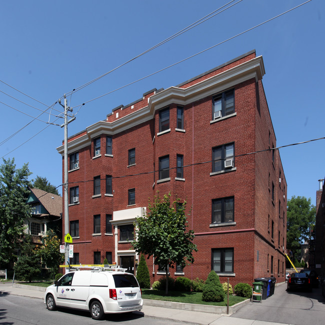 40 Barton Ave in Toronto, ON - Building Photo - Building Photo