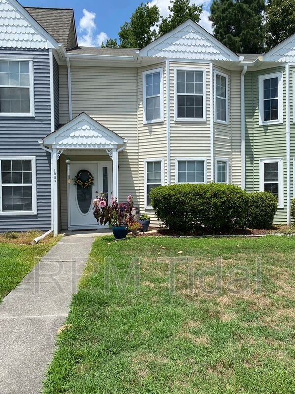 105 Heather Way in Yorktown, VA - Building Photo - Building Photo