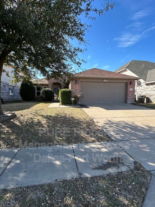 7628 Hollow Forest Dr in Fort Worth, TX - Building Photo