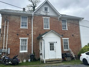 202 S Samuel St in Charles Town, WV - Building Photo - Building Photo