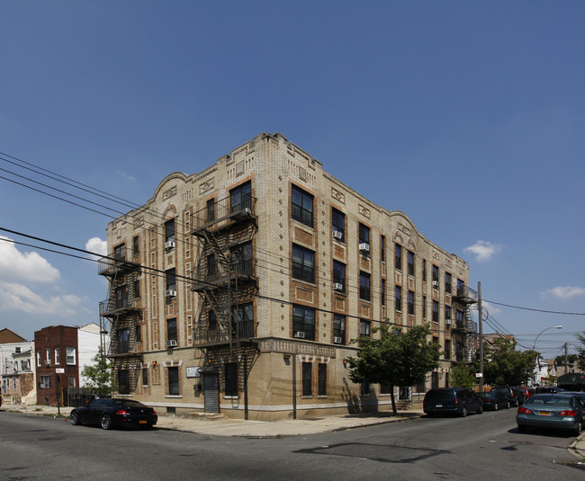 619 Glenmore Ave in Brooklyn, NY - Building Photo - Building Photo