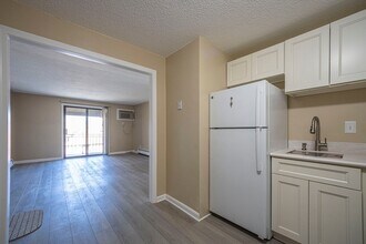 645 W Lowell Ave, Unit 23 in Haverhill, MA - Building Photo - Building Photo