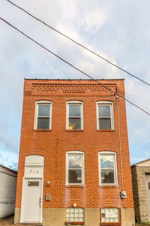 714 State Way in Pittsburgh, PA - Building Photo