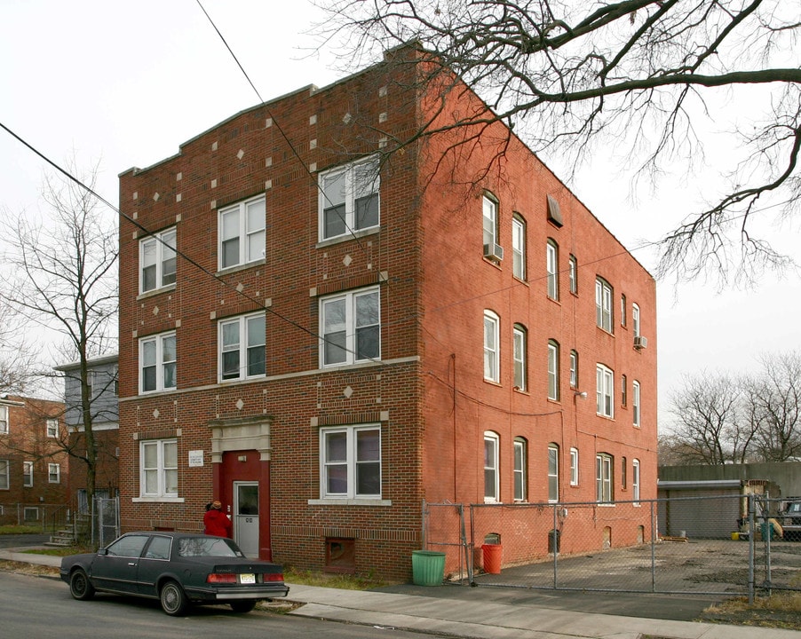 24 Brookdale Ave in Newark, NJ - Foto de edificio