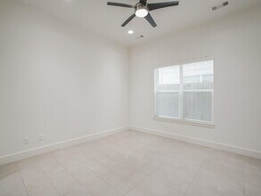 2004 Rosedale St in Houston, TX - Building Photo - Building Photo