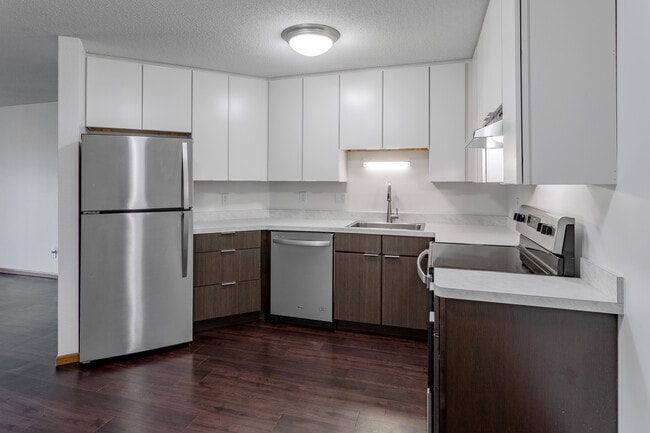 Hummingbird Cove Apartments in Plymouth, MN - Foto de edificio - Interior Photo