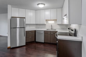 Hummingbird Cove Apartments in Plymouth, MN - Foto de edificio - Interior Photo