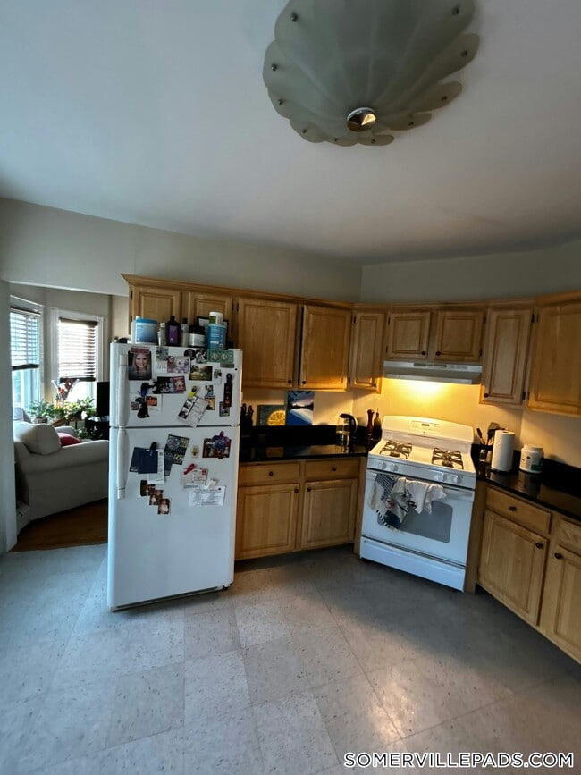 27 Ibbetson St in Somerville, MA - Building Photo - Building Photo