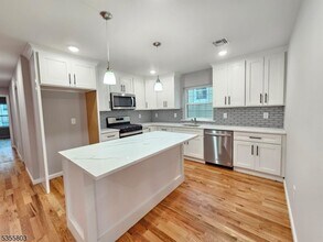 122 Alton St in Elizabeth, NJ - Building Photo - Building Photo