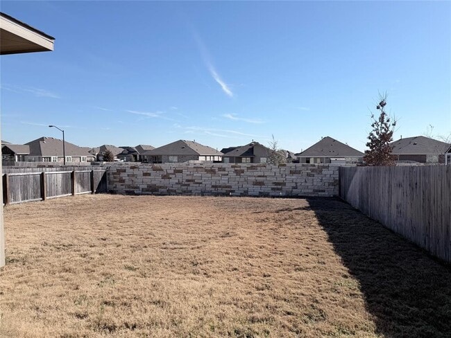 605 Elm Green St in Hutto, TX - Building Photo - Building Photo