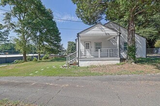280 Stone Mountain St in Lawrenceville, GA - Building Photo - Building Photo