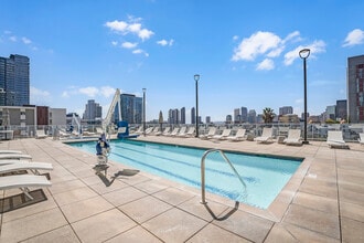 Concert Residences in San Diego, CA - Foto de edificio - Building Photo