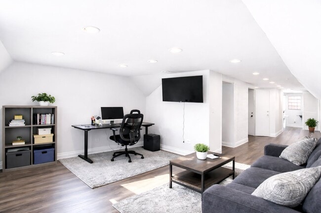 property at 2501 S Whipple St